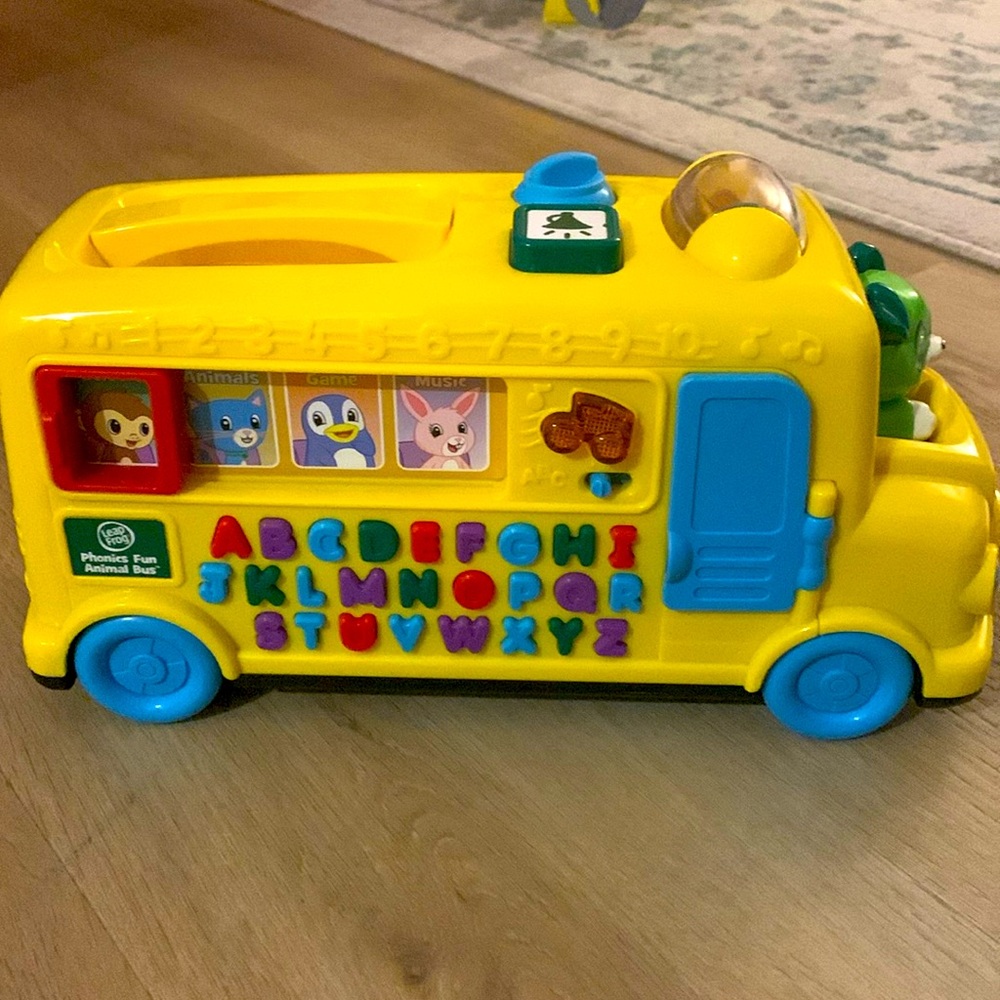Leap Frog school bus